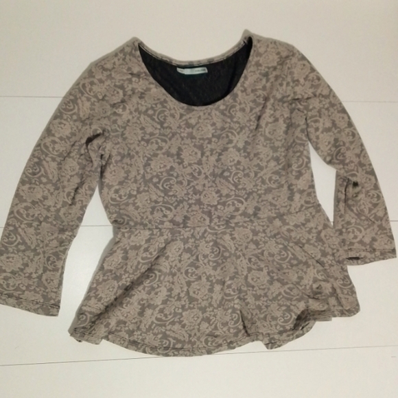 maurices women creme  lace on black peplum top. Size XL cute for spring - Picture 1 of 6